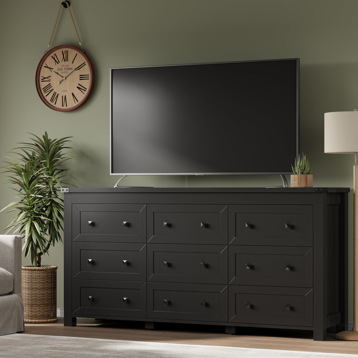 9 Drawer Wood Dresser Q74096